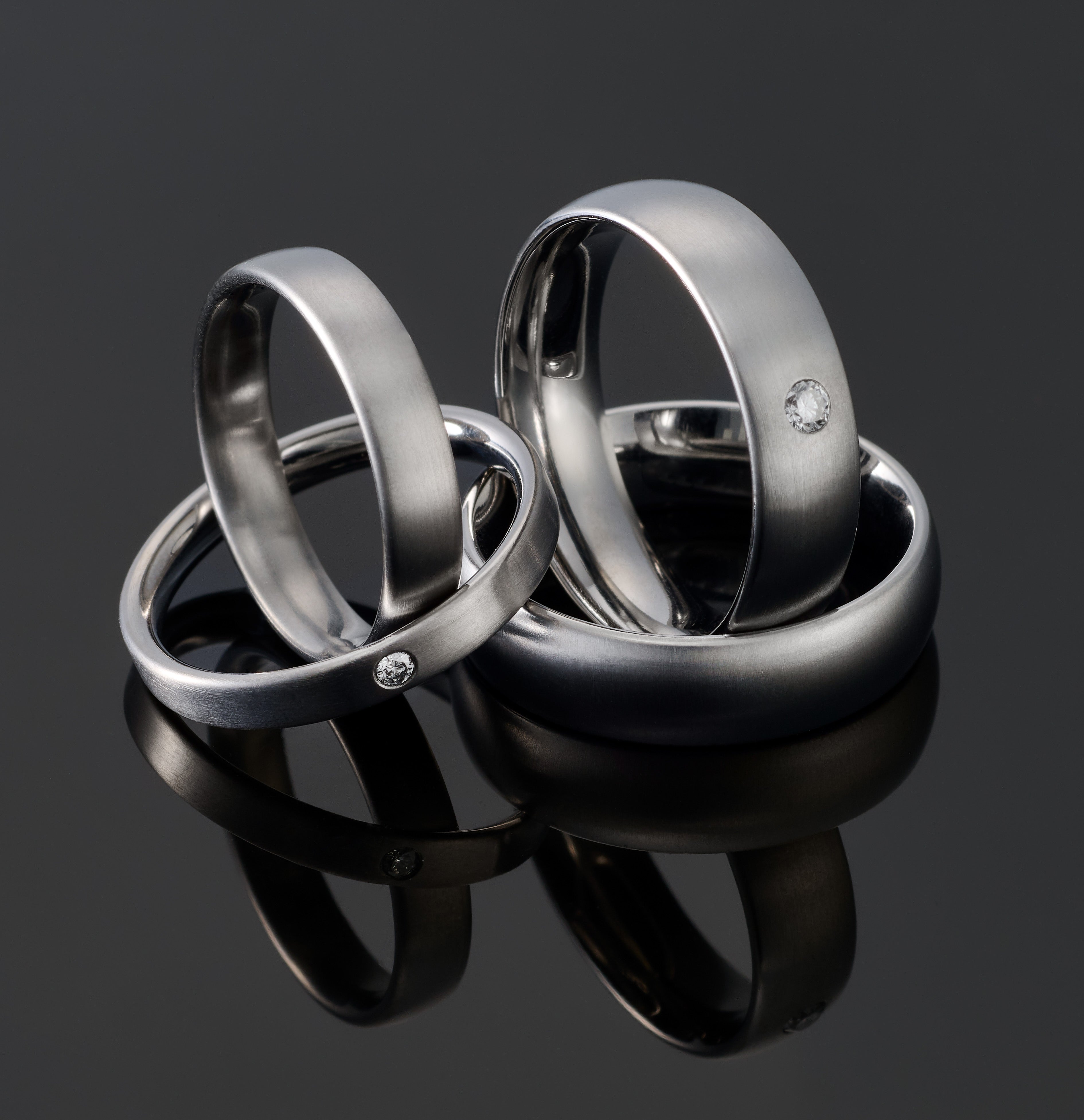 Abhurit Titan Paar Ringe mit 1 Brillant Ring
