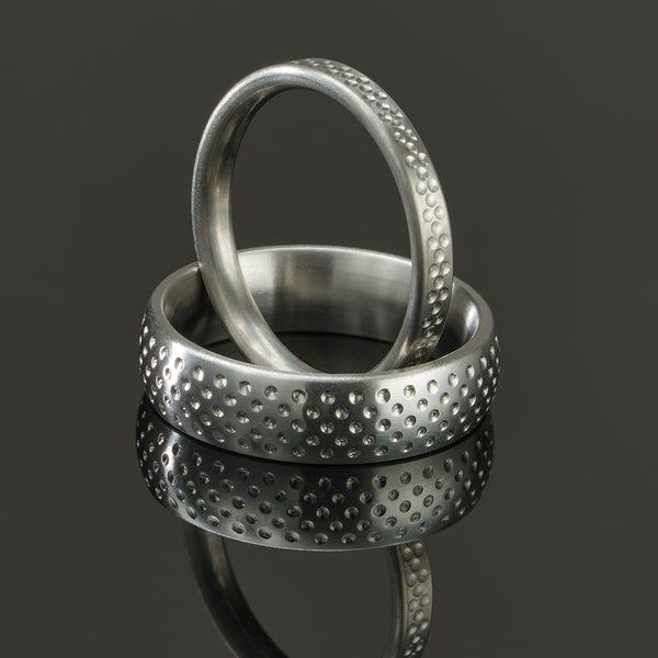 CALCIO titanium rings pair